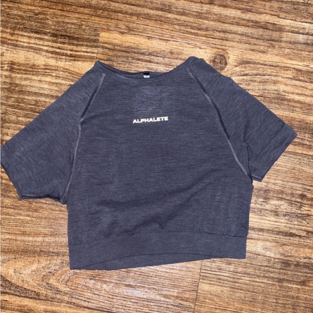 **SOLD** Alphalete Crop Top